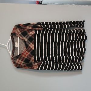 Sz M - Maurices 24/7 plaid stripe LS Shirt